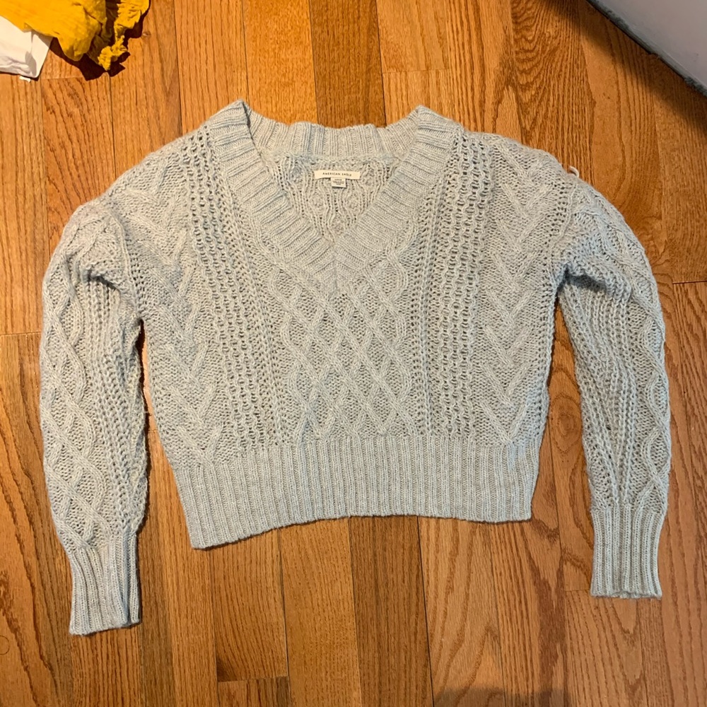 Woman’s American eagle size small sweater